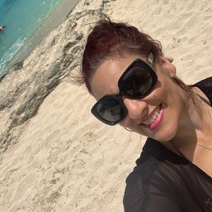 Meet your Posher, Val